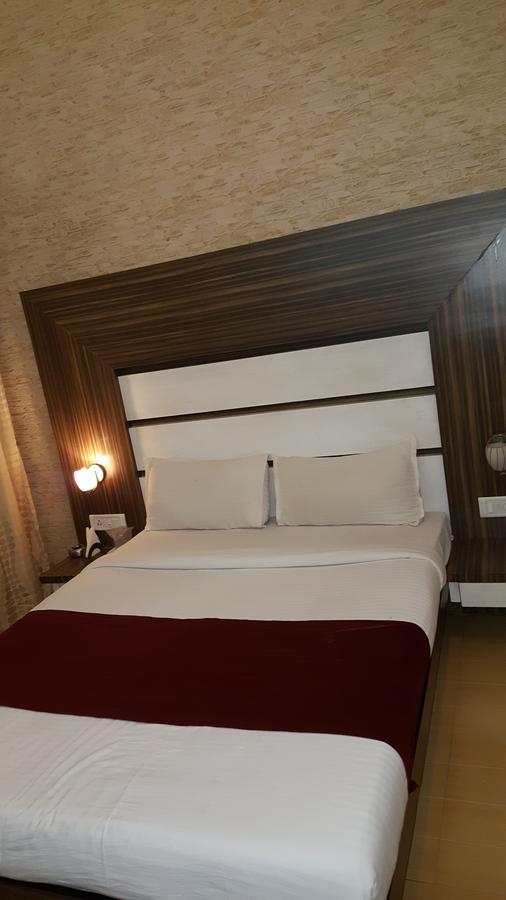 Hotel Khandesh Residency Panvel Kültér fotó